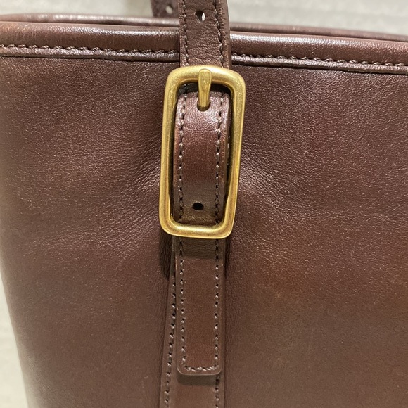 COACH (No. C2W-9803) Legacy Vintage Brown Leather Tote Bag - Picture 2 of 16